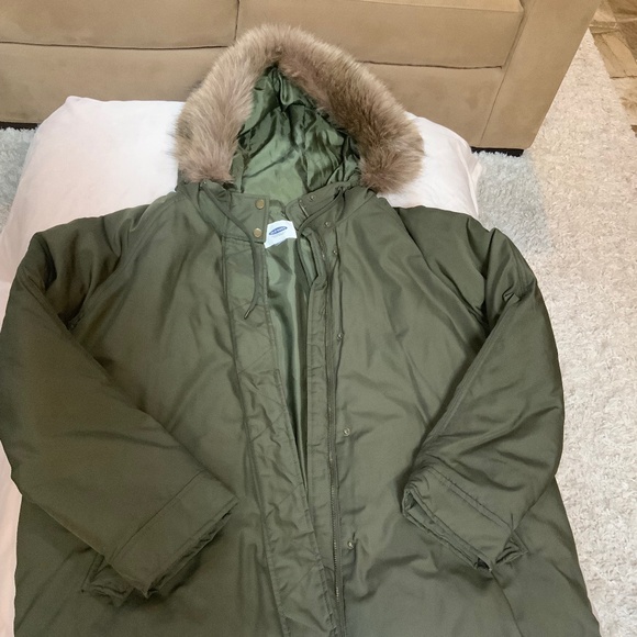 Women’s Sz XL Faux Fur Hooded Parka Old Navy - Picture 2 of 7